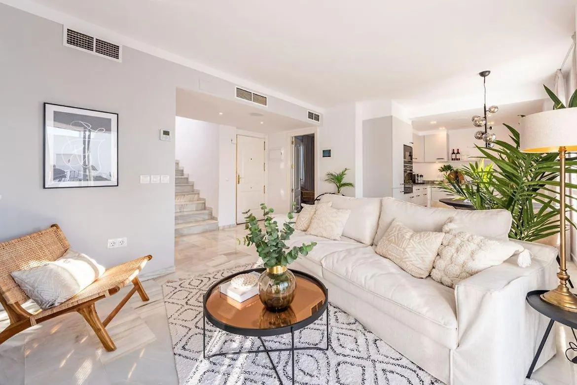 Los Naranjos New Scandinavian Style Duplex Penthouse Within Walking Distance To Puerto Banus Marbella Hiszpania